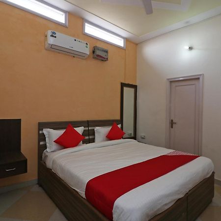 Oyo Flagship Mann Bed And Breakfast Rājpura Esterno foto