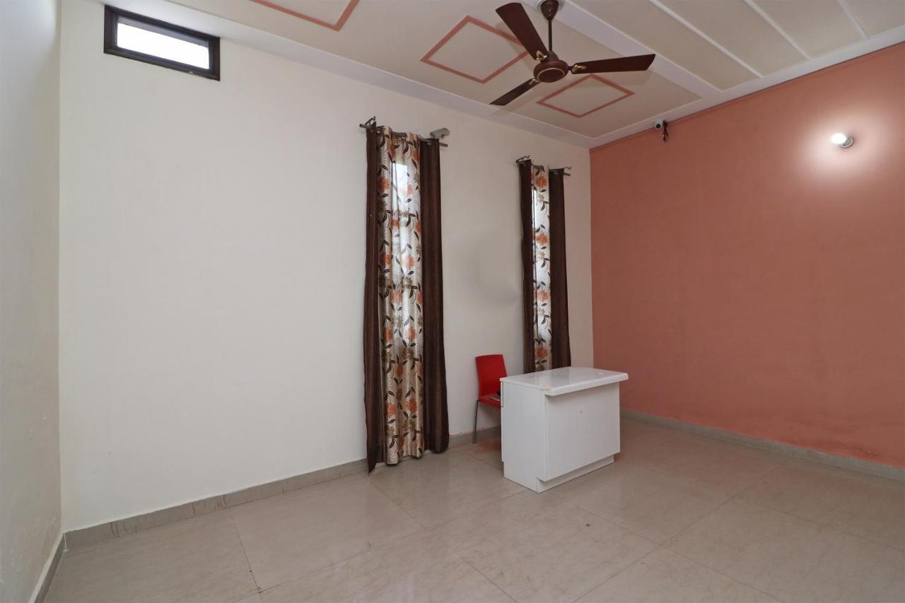 Oyo Flagship Mann Bed And Breakfast Rājpura Esterno foto