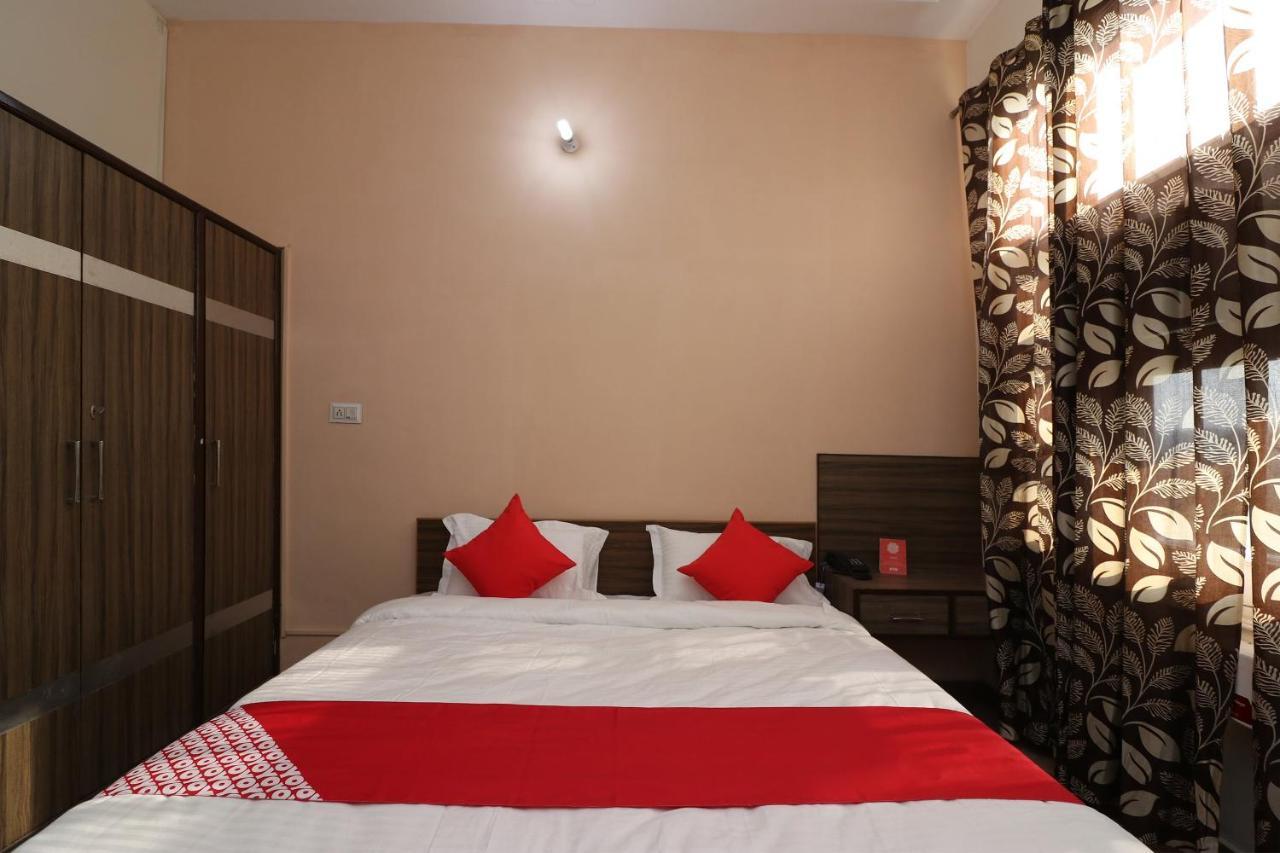 Oyo Flagship Mann Bed And Breakfast Rājpura Esterno foto